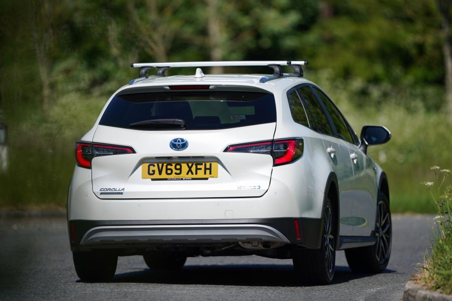  Toyota Corolla Trek Hybrid 2020 года  (UK) (фото 24 из 40)